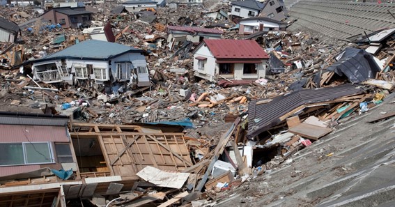 Hoei Earthquake and Tsunami -Height up to 82 Feet